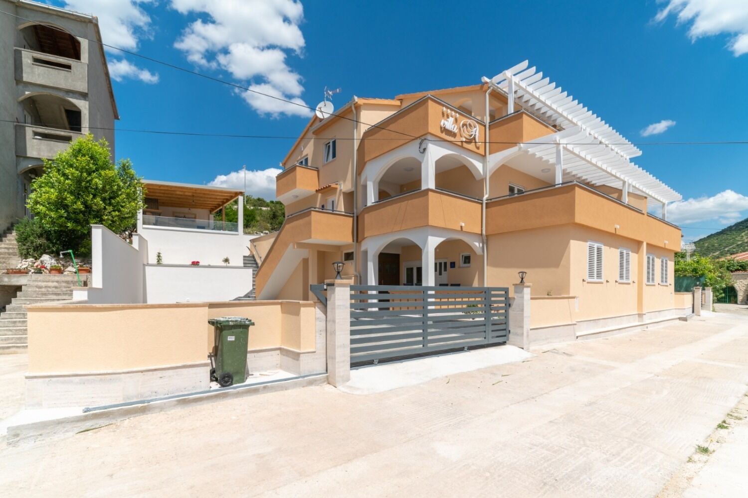 Apartments Lux 3 110221-A1