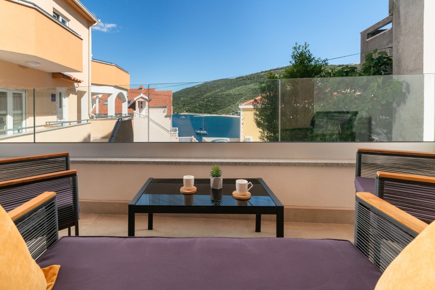 Apartments Lux 3 110221-A1
