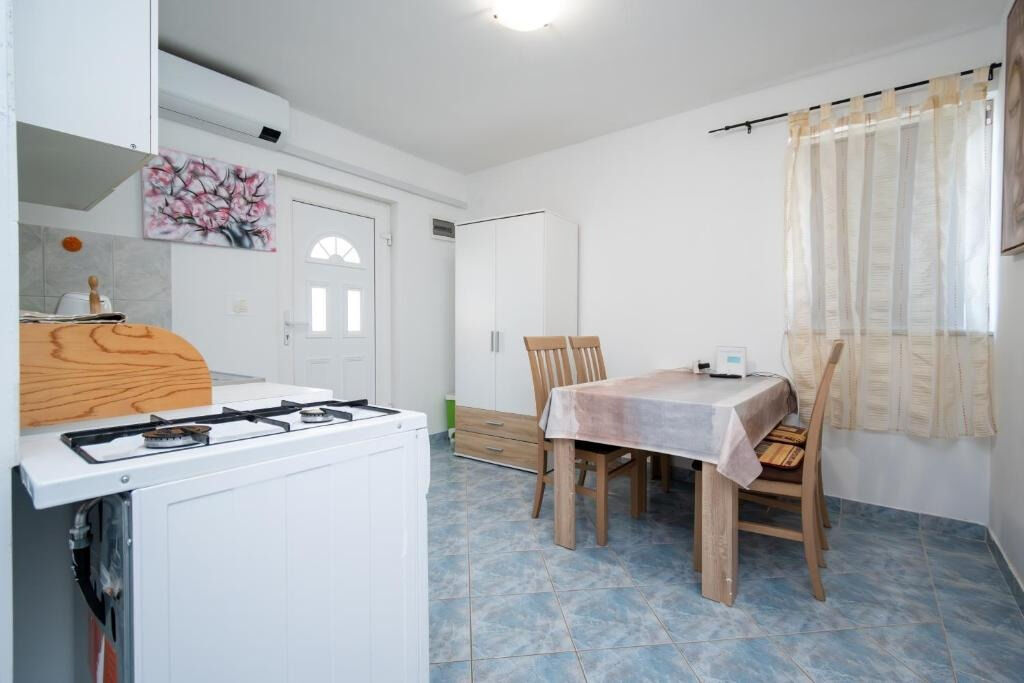Apartments Gavro 110251-A1