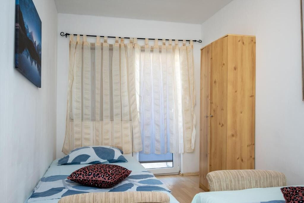 Apartments Gavro 110251-A1
