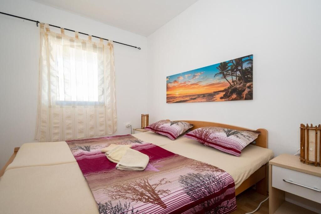 Apartments Gavro 110251-A1