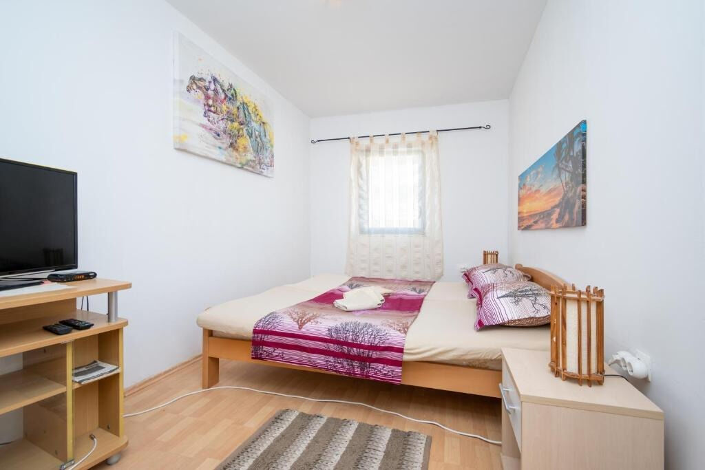 Apartments Gavro 110251-A1
