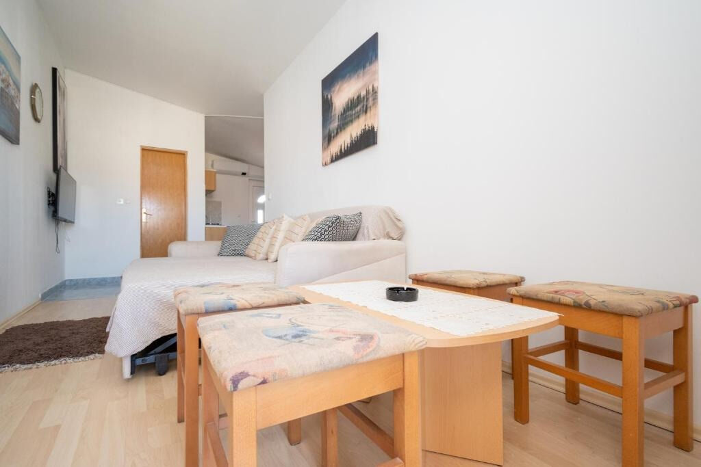 Apartments Gavro 110251-A2