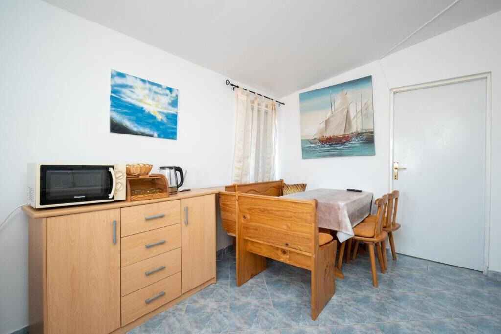 Apartments Gavro 110251-A2
