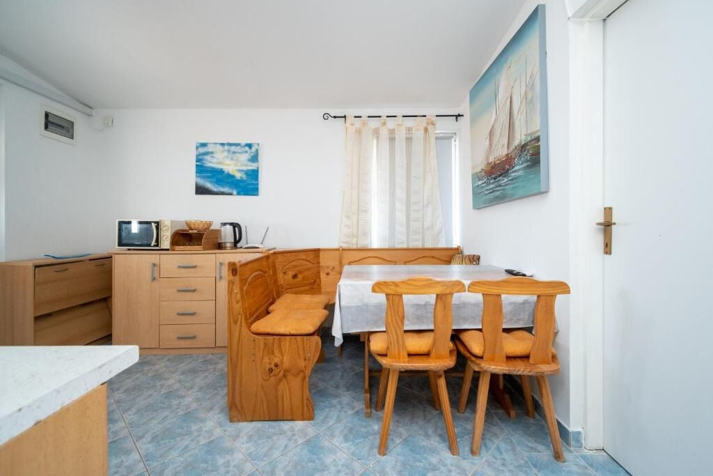 Apartments Gavro 110251-A2