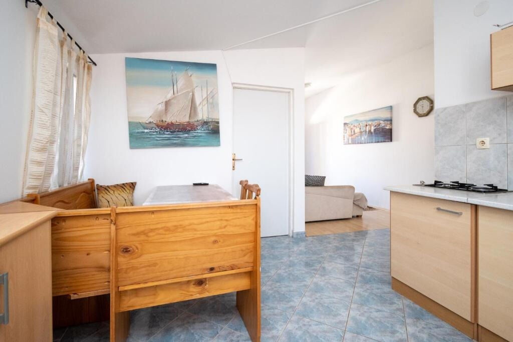 Apartments Gavro 110251-A2