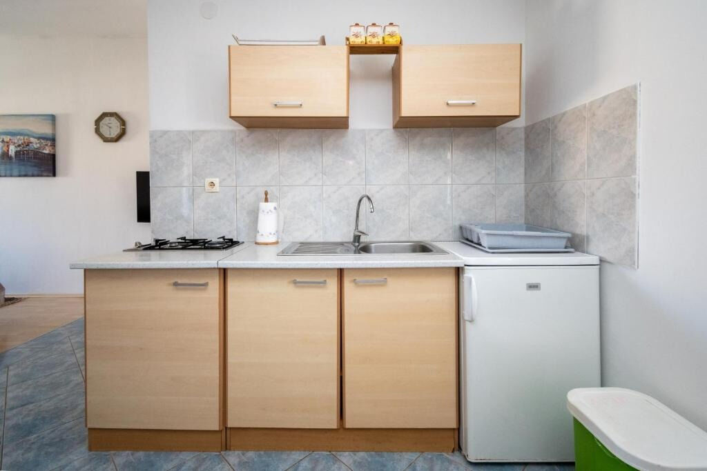 Apartments Gavro 110251-A2