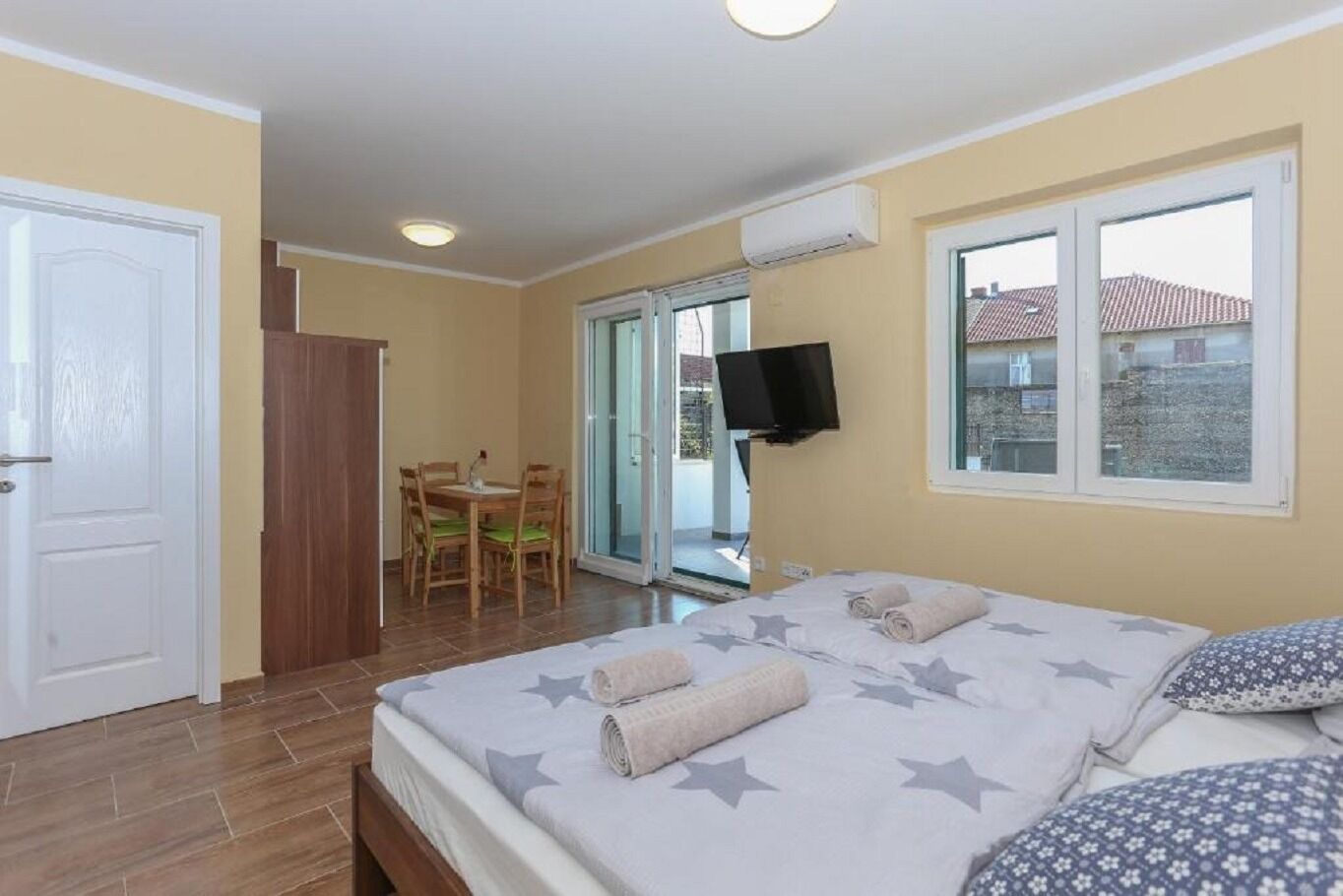 Apartments Slavko with terrace : 110261-A1
