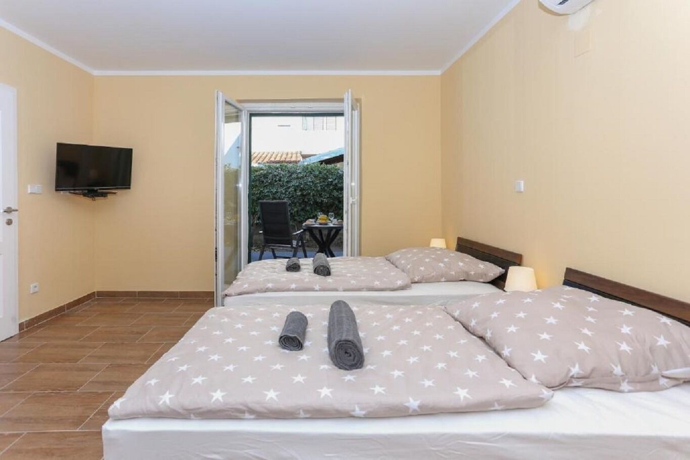 Apartments Slavko with terrace : 110261-A2