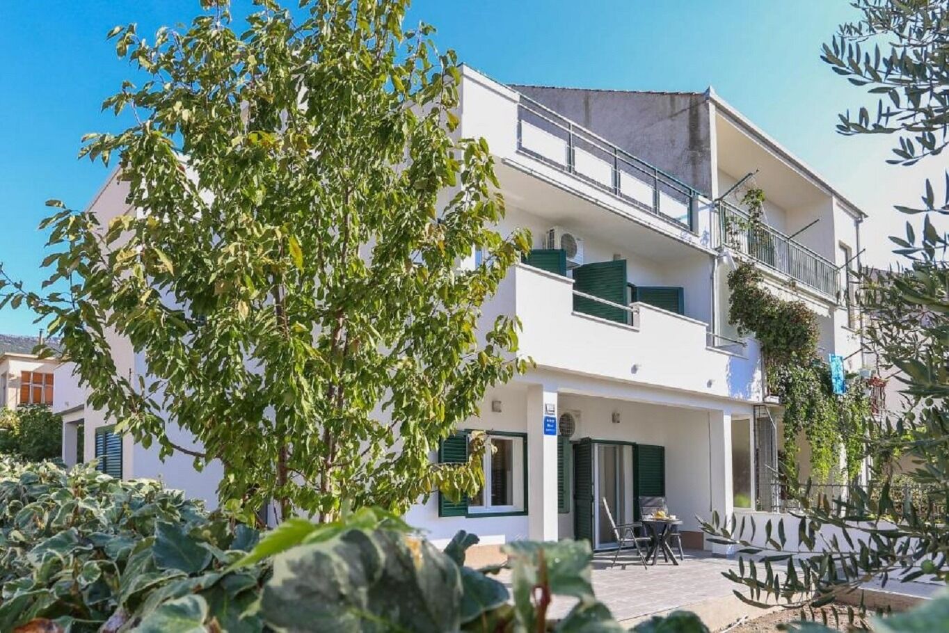 Apartments Slavko with terrace : 110261-A3