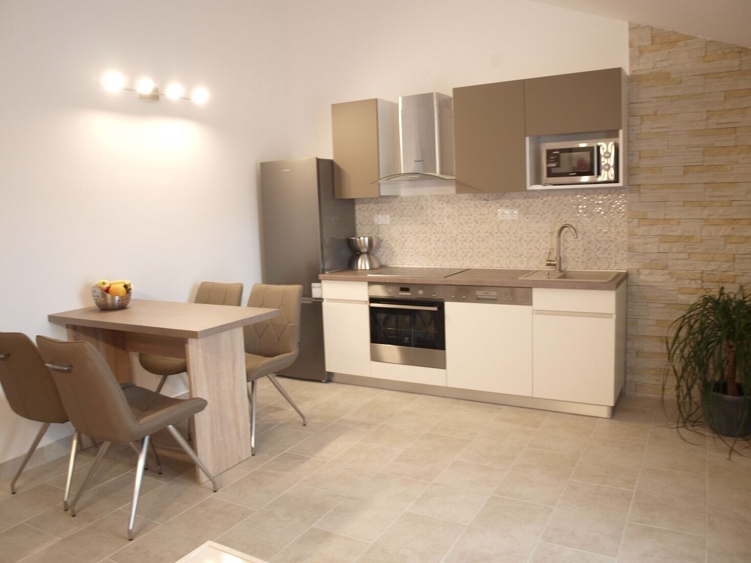 Apartments Sunny Hvar 2 110321-A1