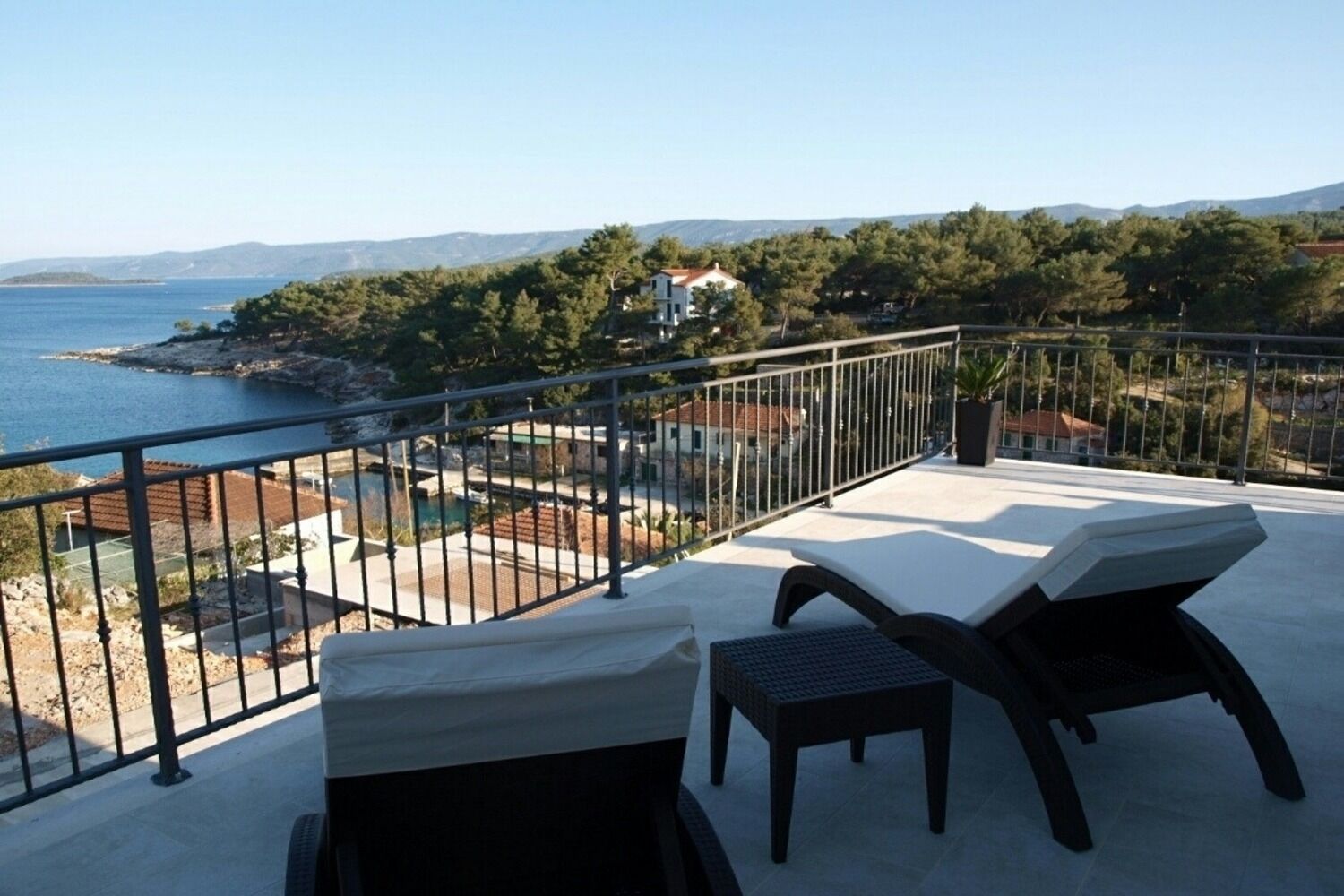 Apartments Sunny Hvar 2 110321-A2