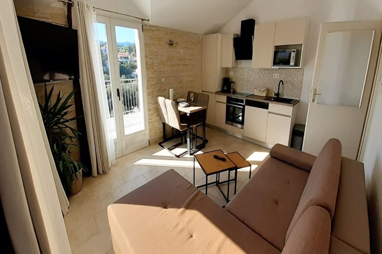 Apartments Sunny Hvar 2 110321-A2