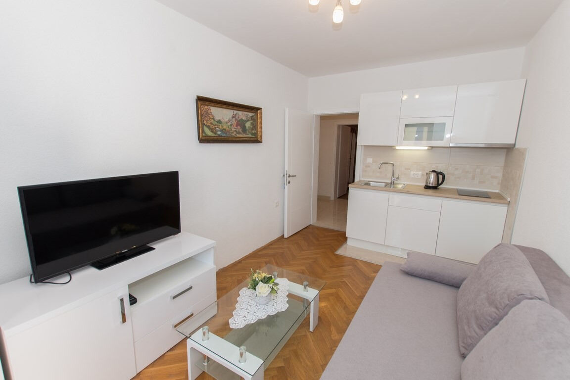 Apartments Ruza 110421-A8