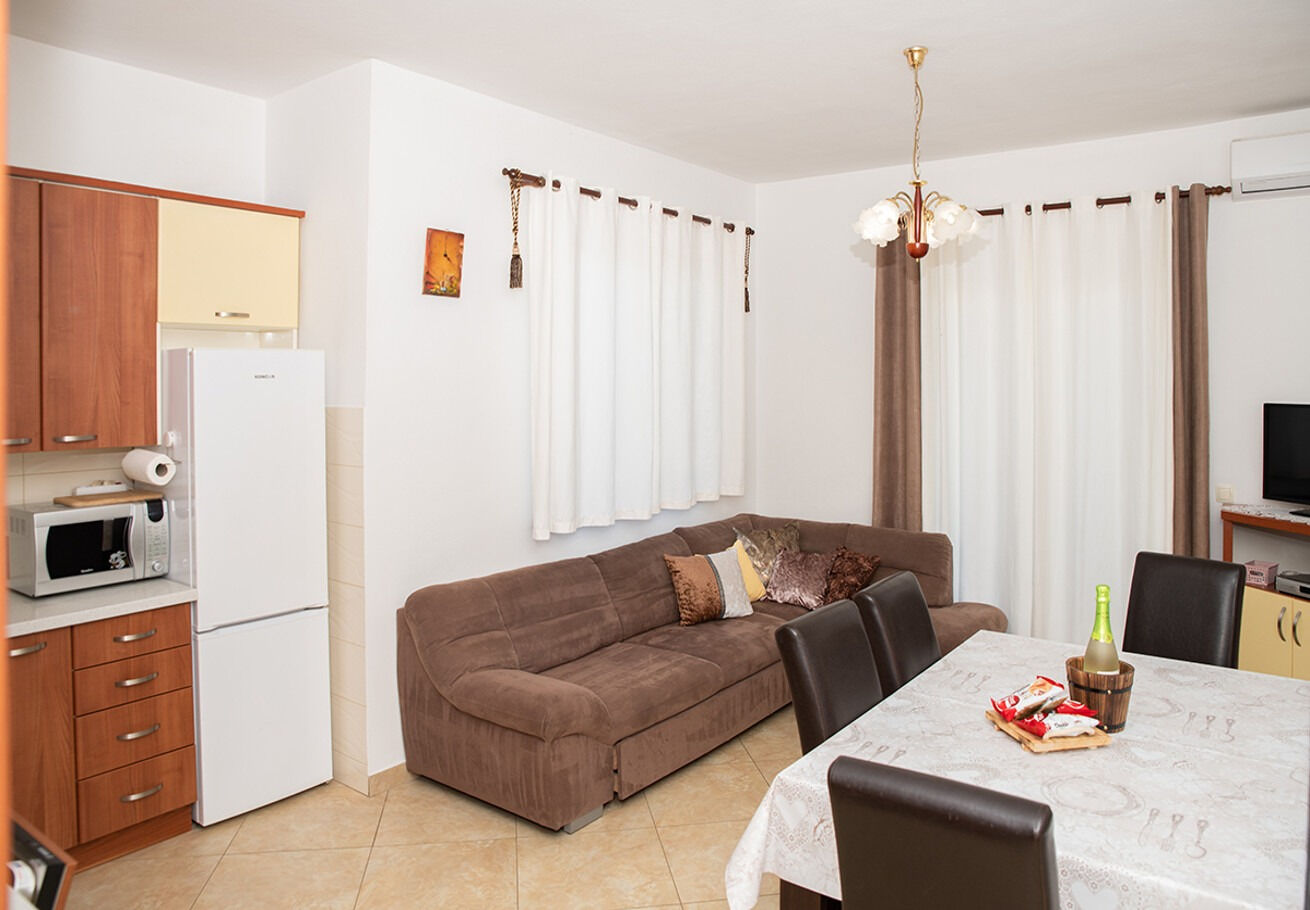 Apartment Mira 110481-A1