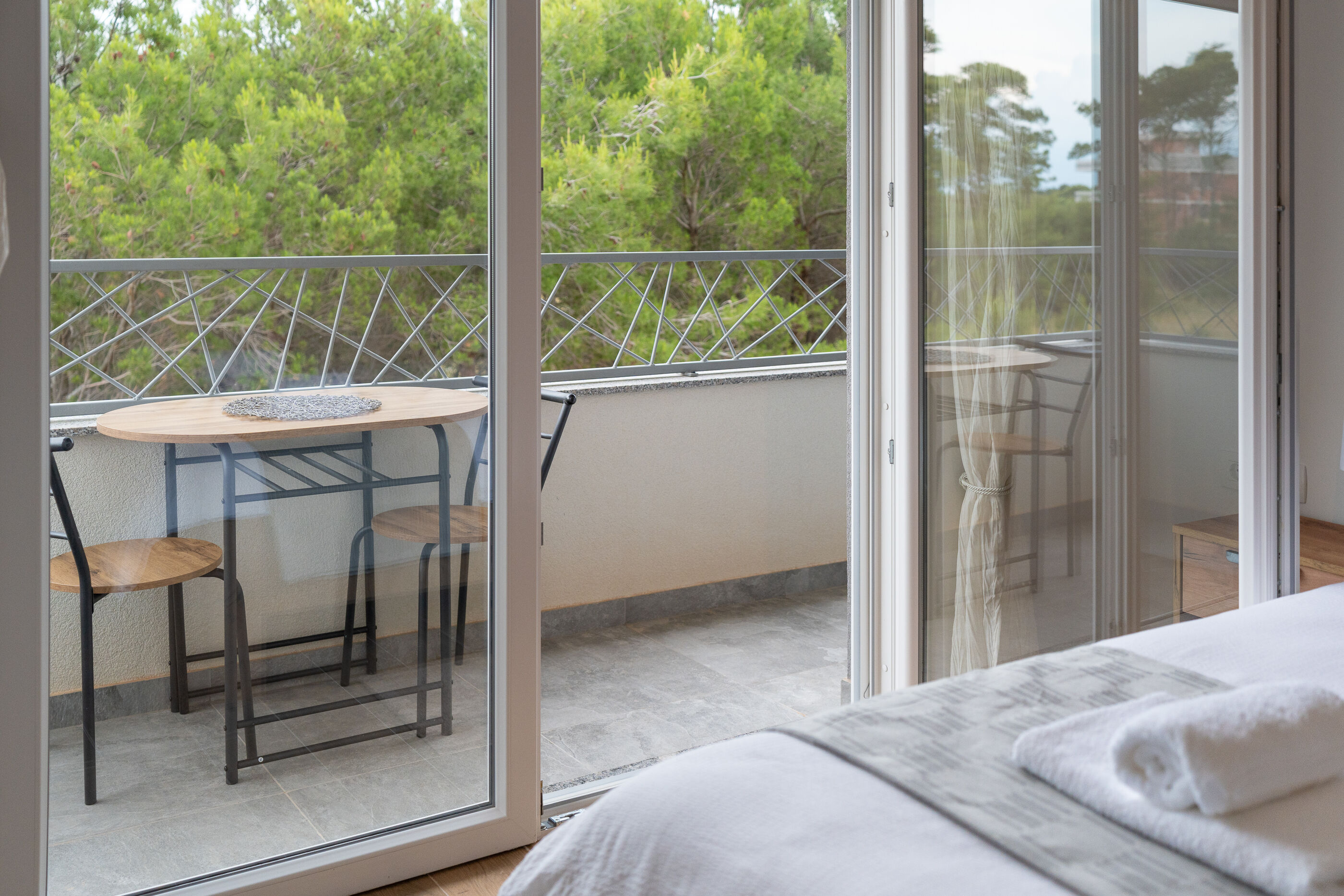 Apartments and Rooms Number One 64133-S2