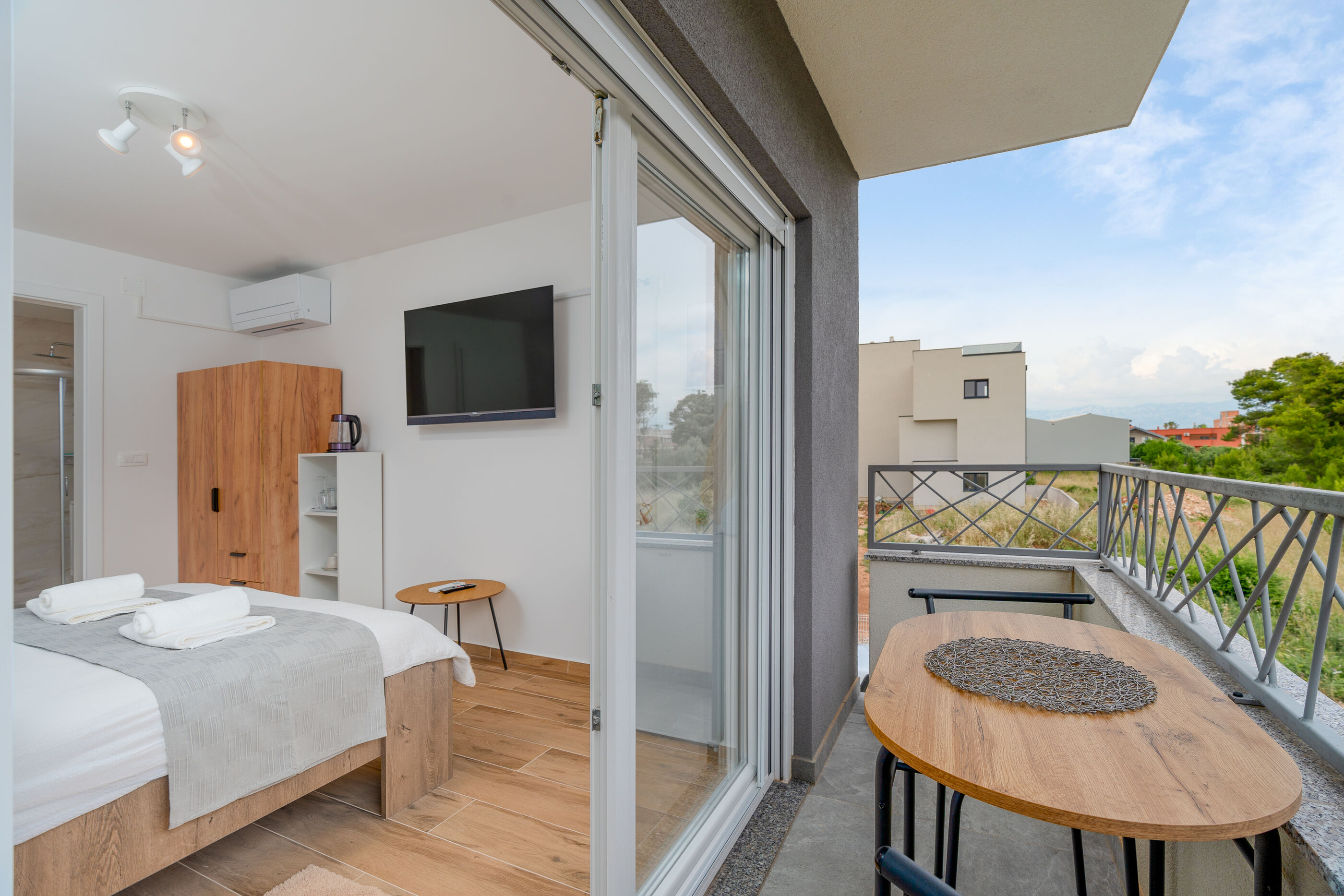 Apartments and Rooms Number One 64133-S3
