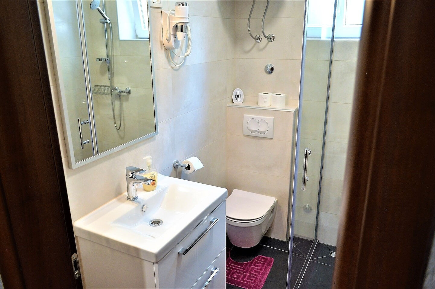 Apartments Leonard 11057-A3