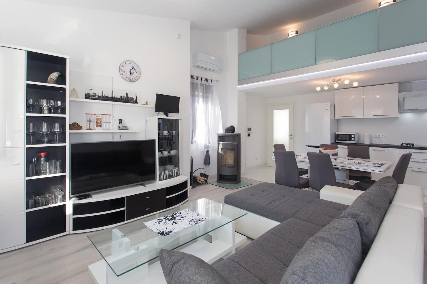 House Ivica 110551-K1