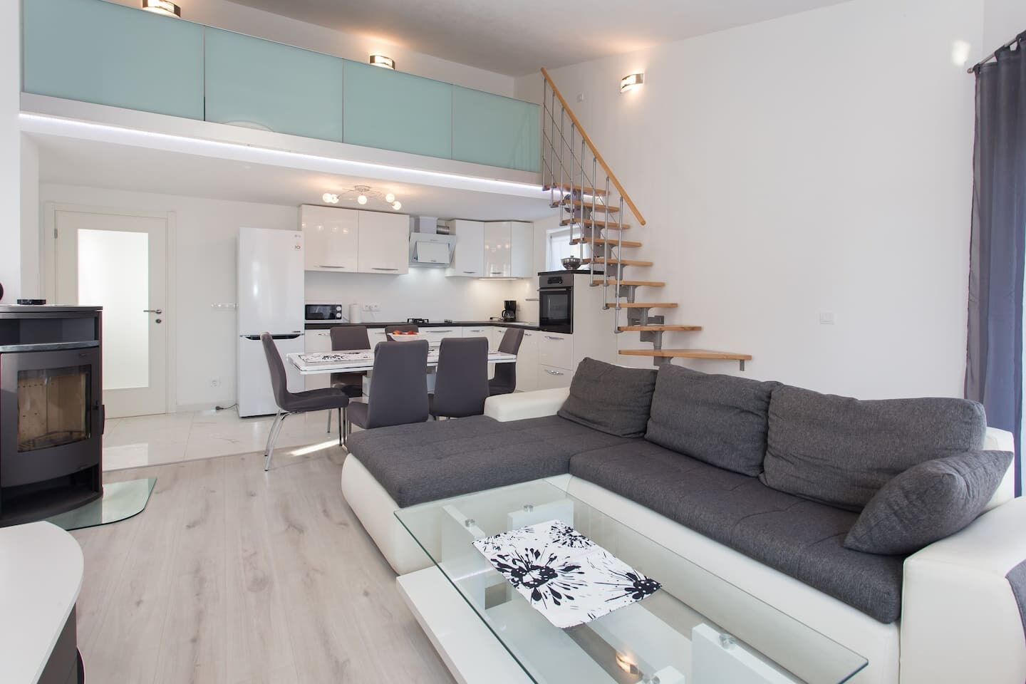 House Ivica 110551-K1