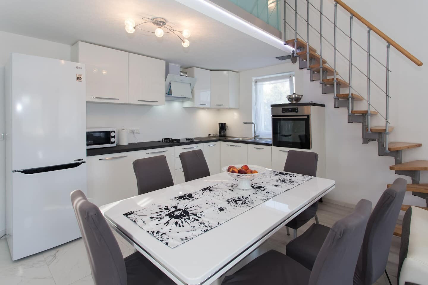 House Ivica 110551-K1