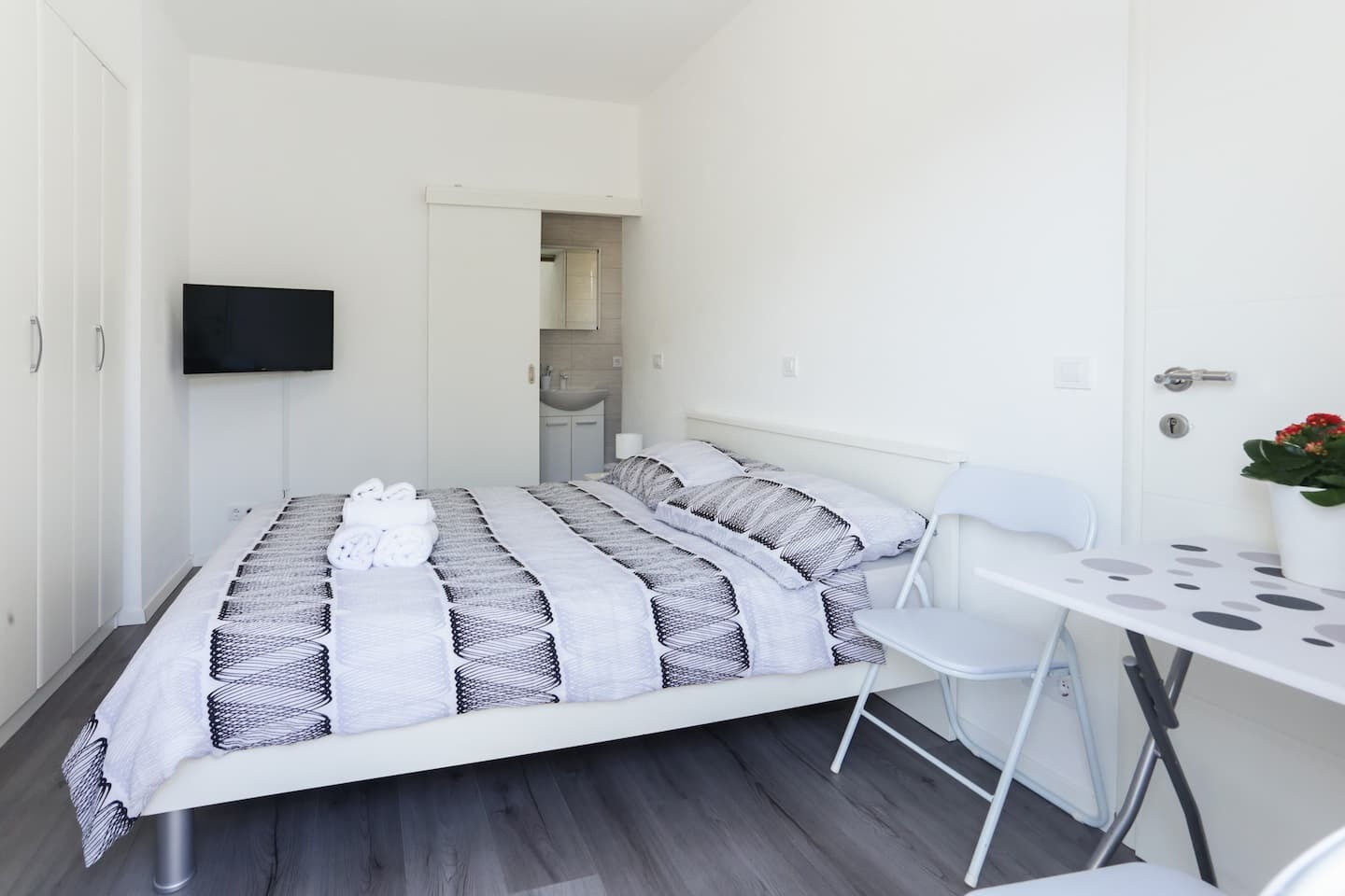 House Ivica 110551-K1
