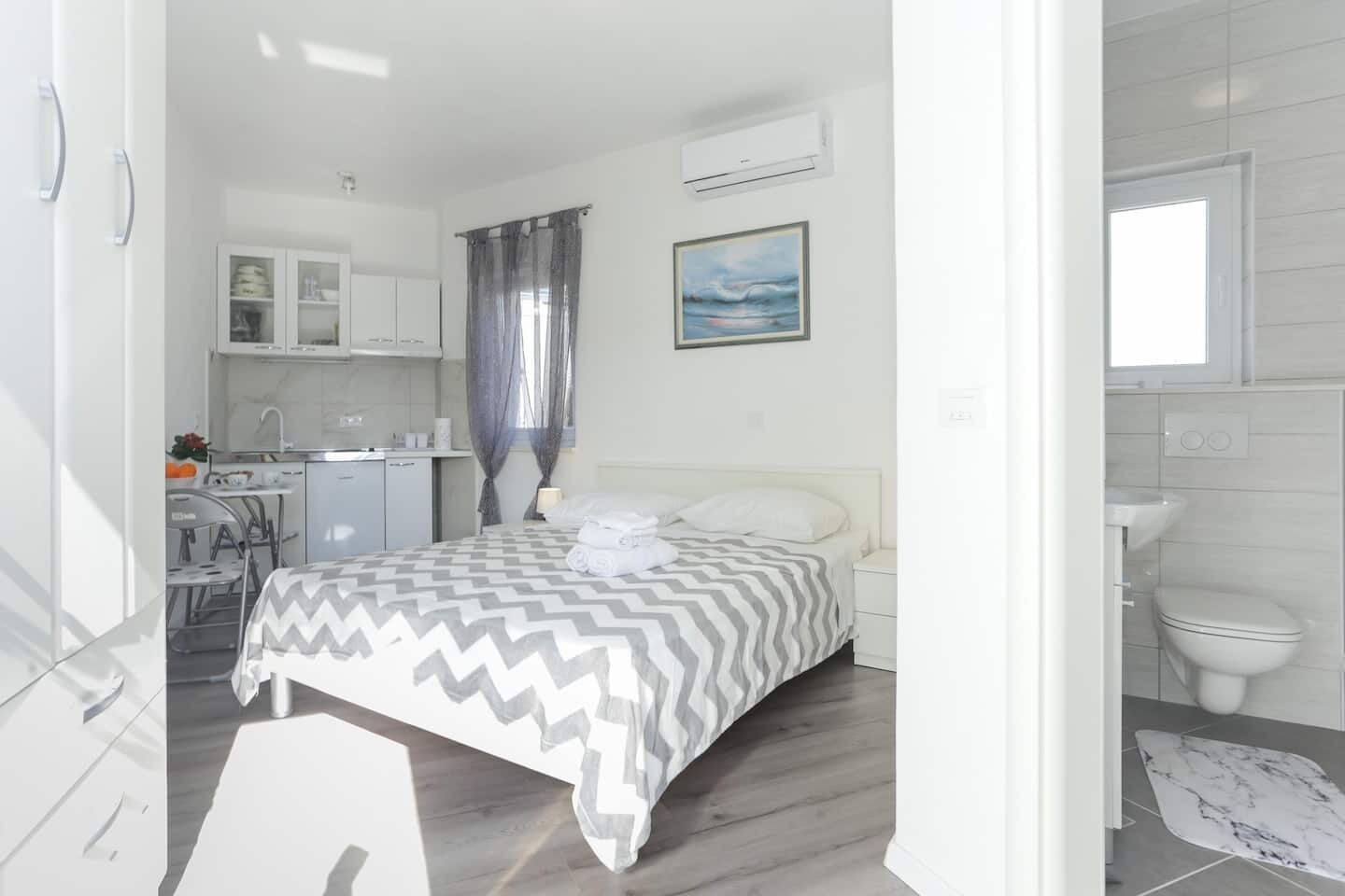 House Ivica 110551-K1
