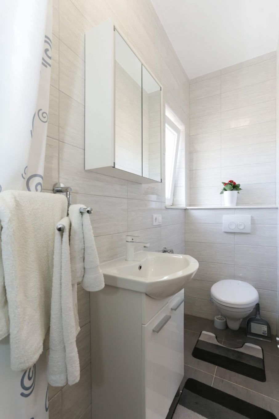 House Ivica 110551-K1