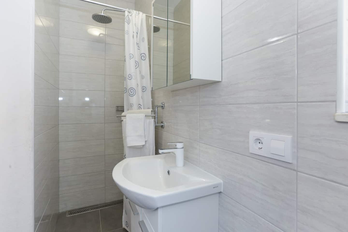 House Ivica 110551-K1