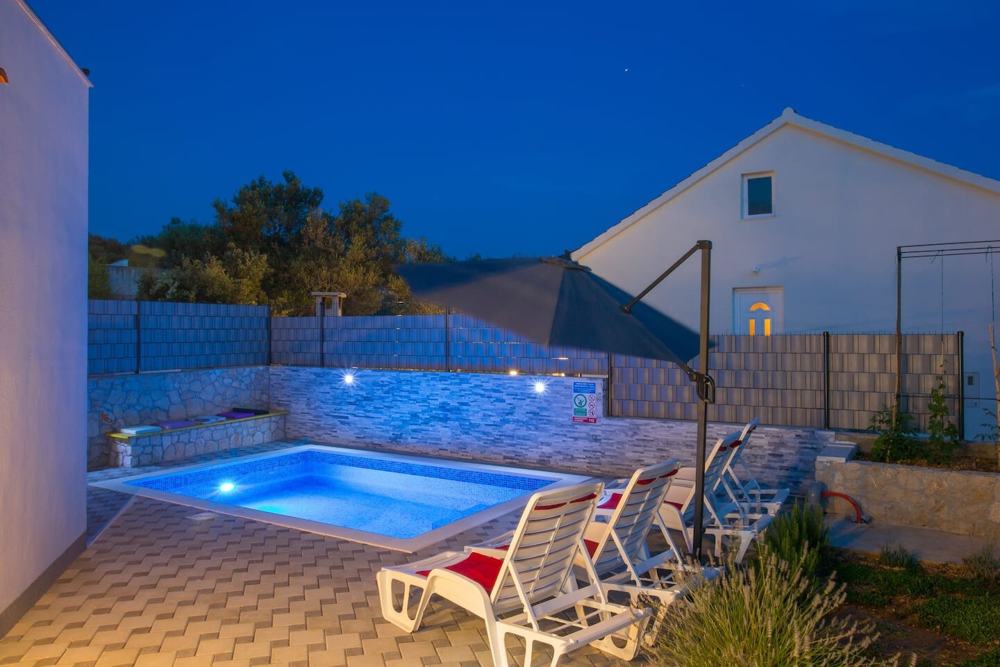 House Ivica 110551-K1