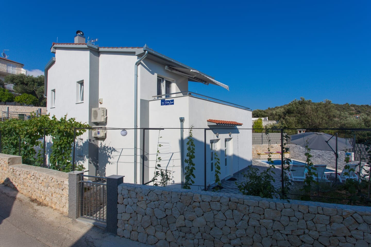 House Ivica 110551-K1