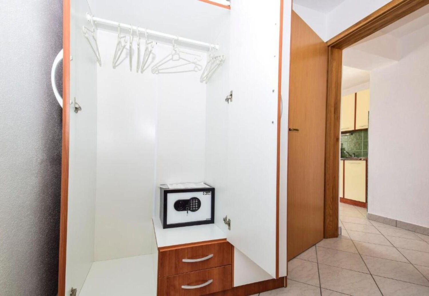 Apartments Marijan 11063-A1