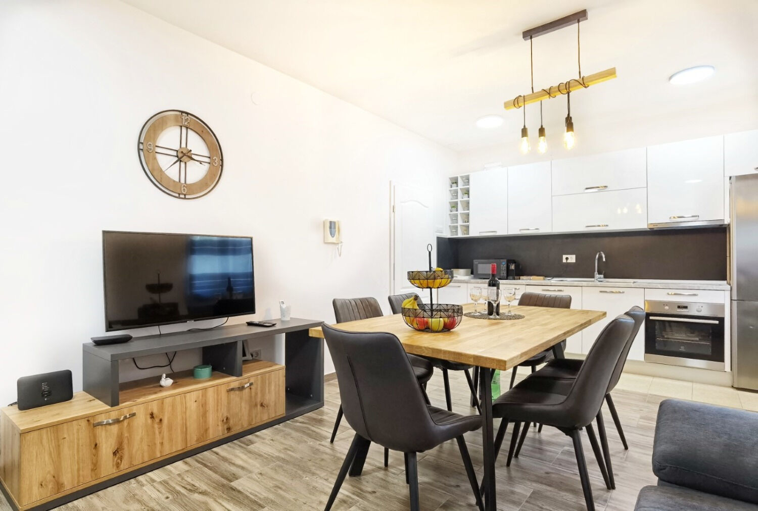 Apartments Miro 110721-A1