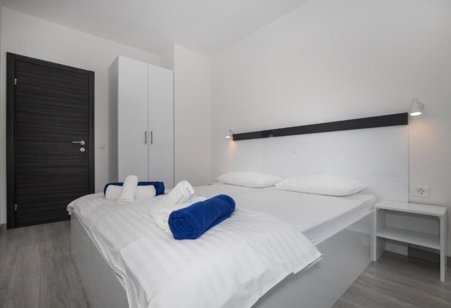 Apartments Jakov 110751-A2