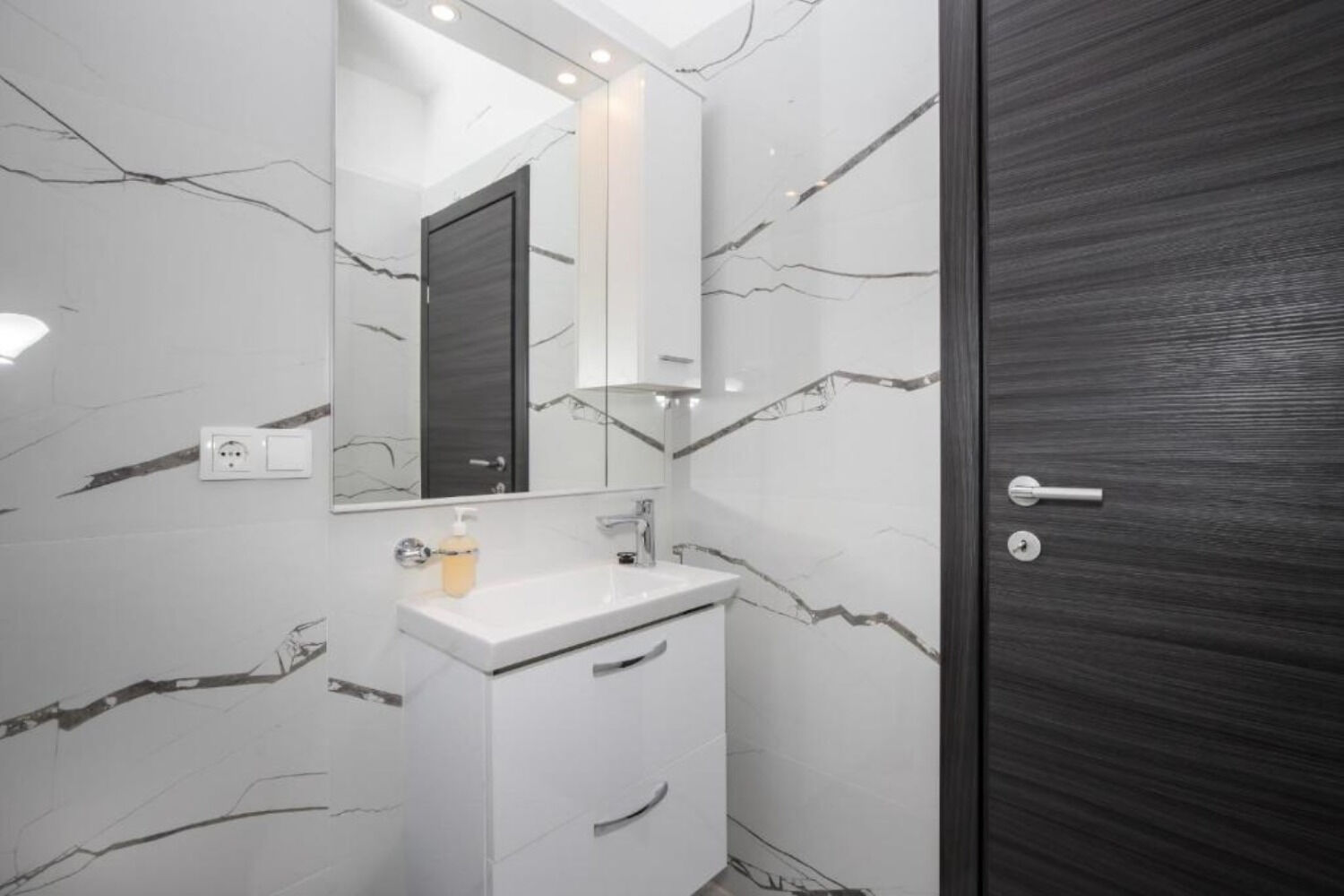 Apartments Jakov 110751-A2