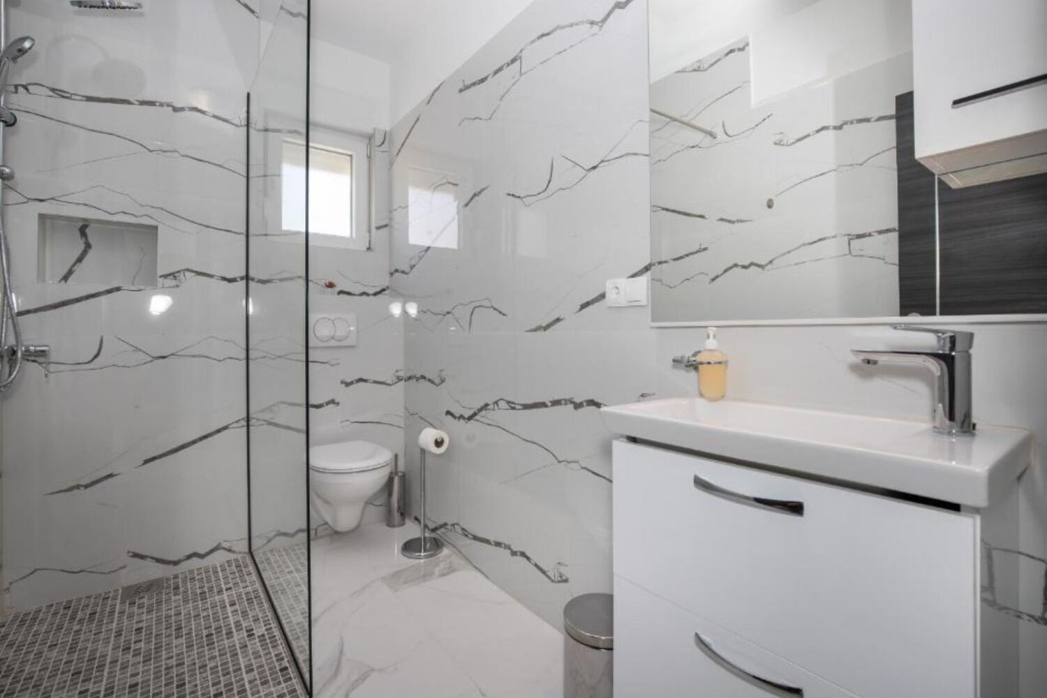 Apartments Jakov 110751-A2
