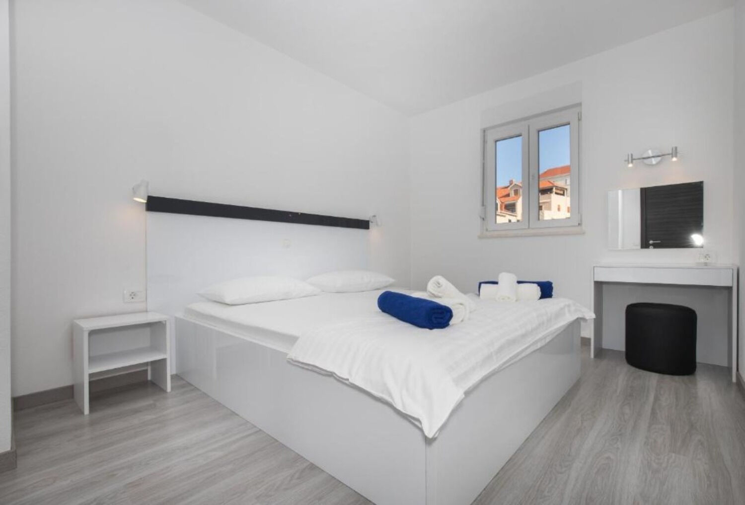 Apartments Jakov 110751-A3