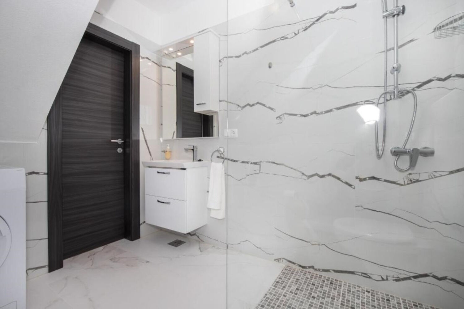 Apartments Jakov 110751-A3