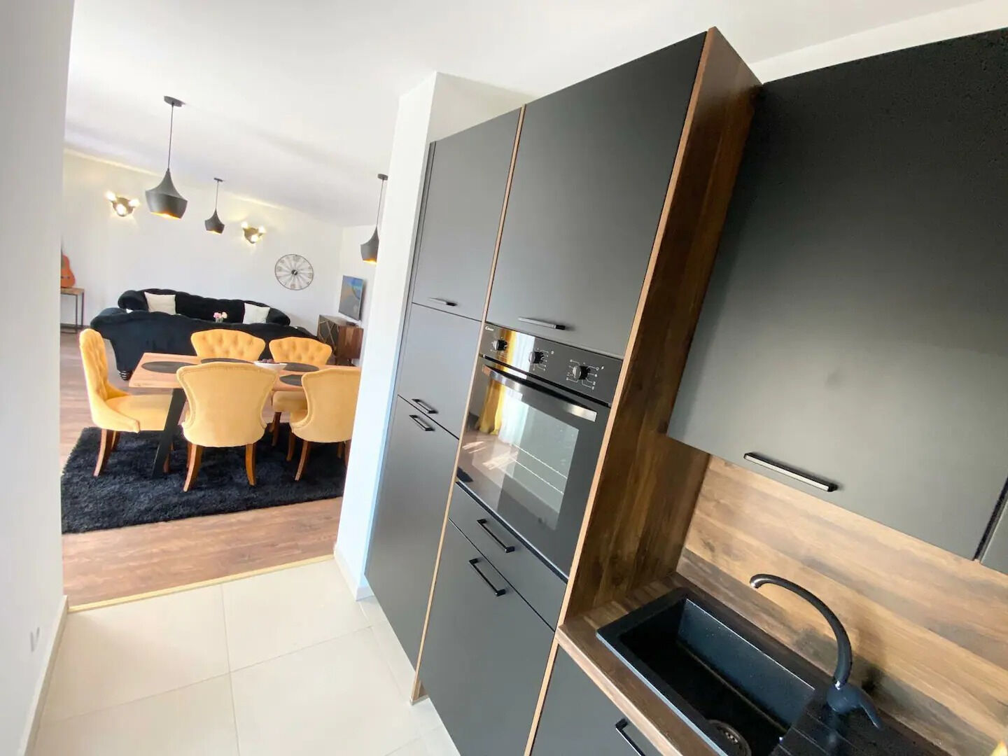 Apartment Tom 11083-A1