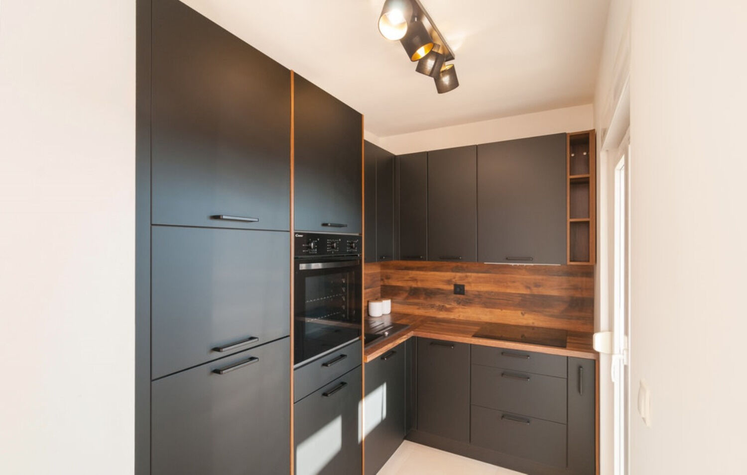 Apartment Tom 11083-A1