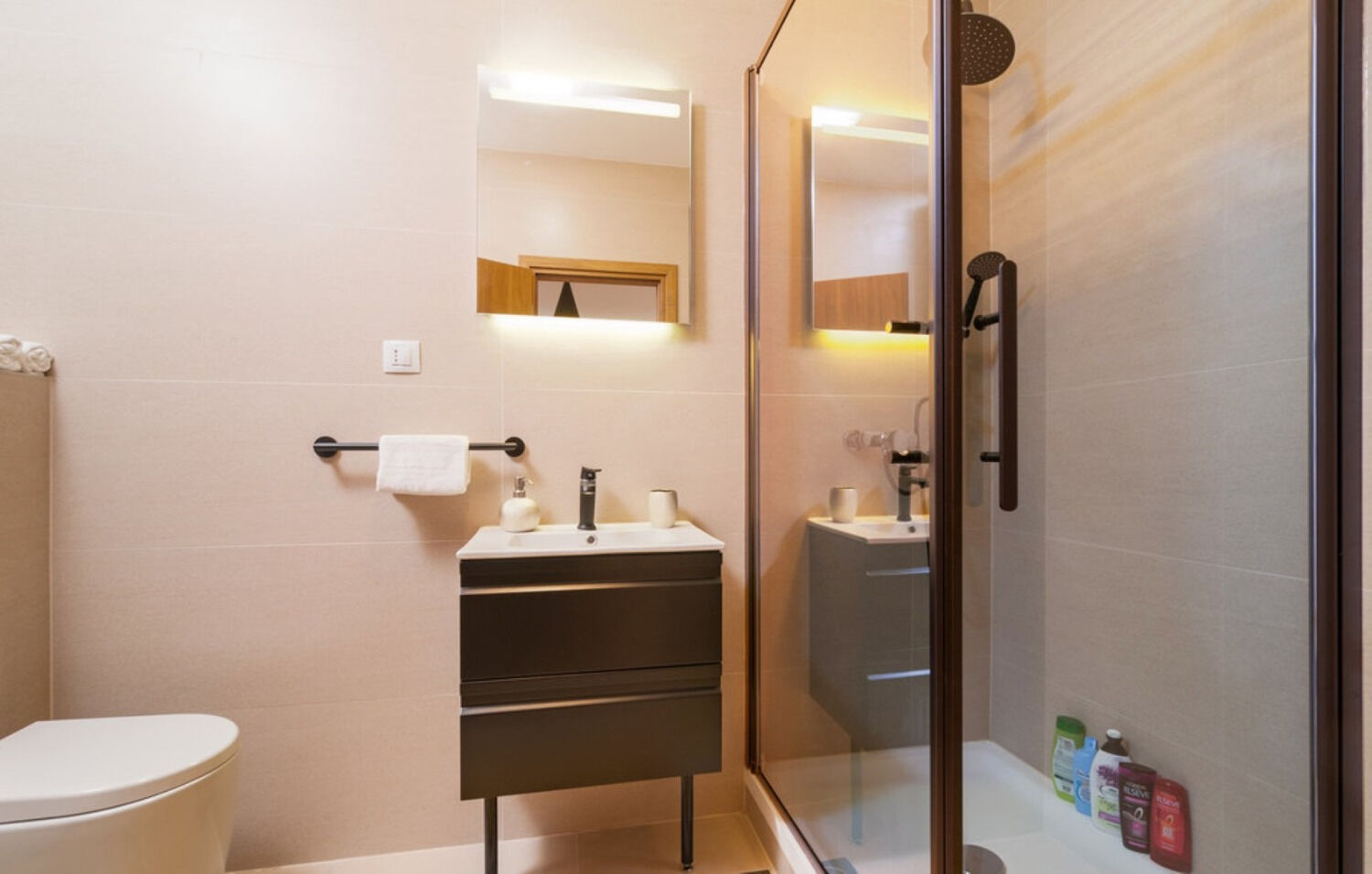 Apartment Tom 11083-A1