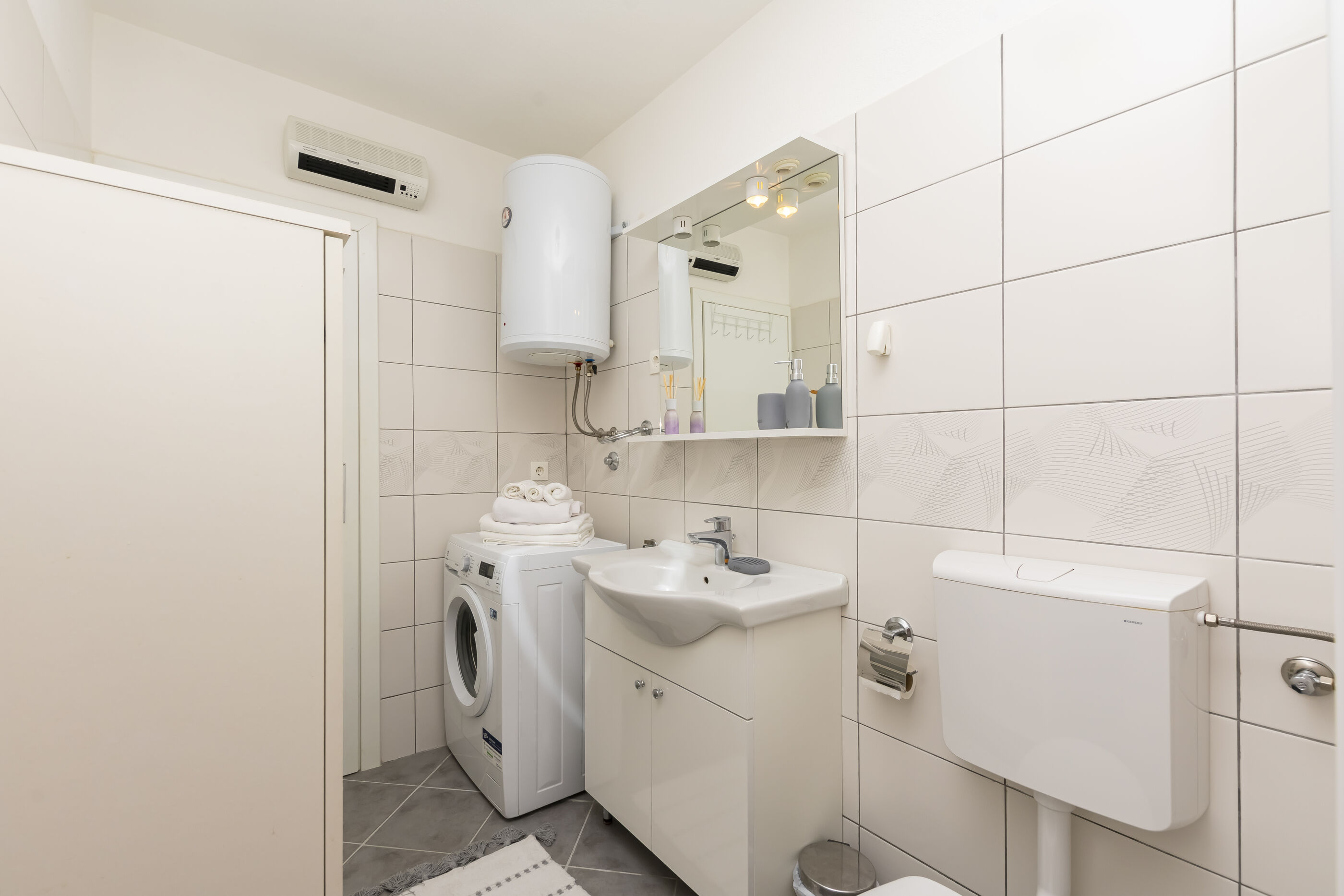 Apartment Green 102091-A1