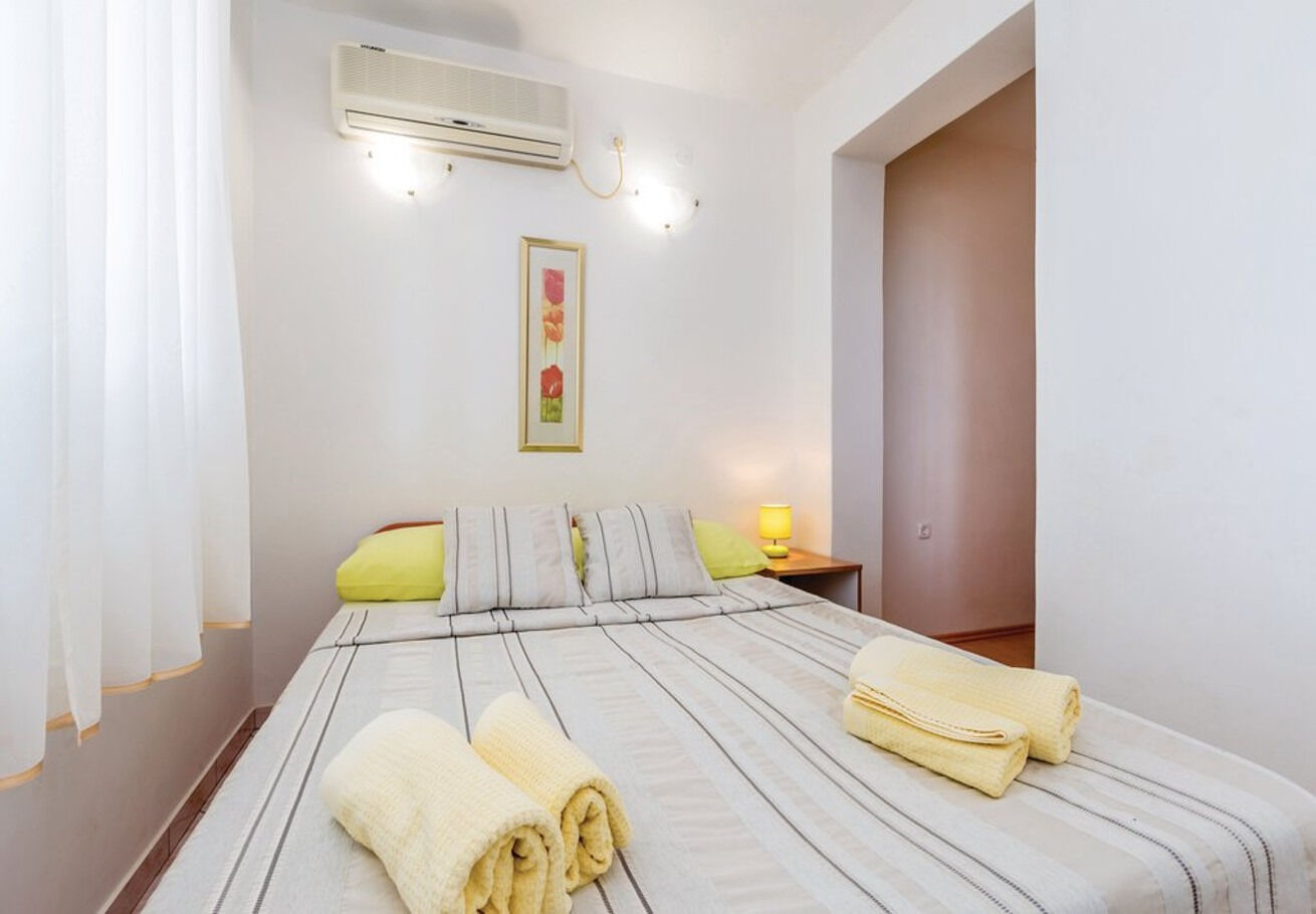 Apartments Ivni 110861-A2