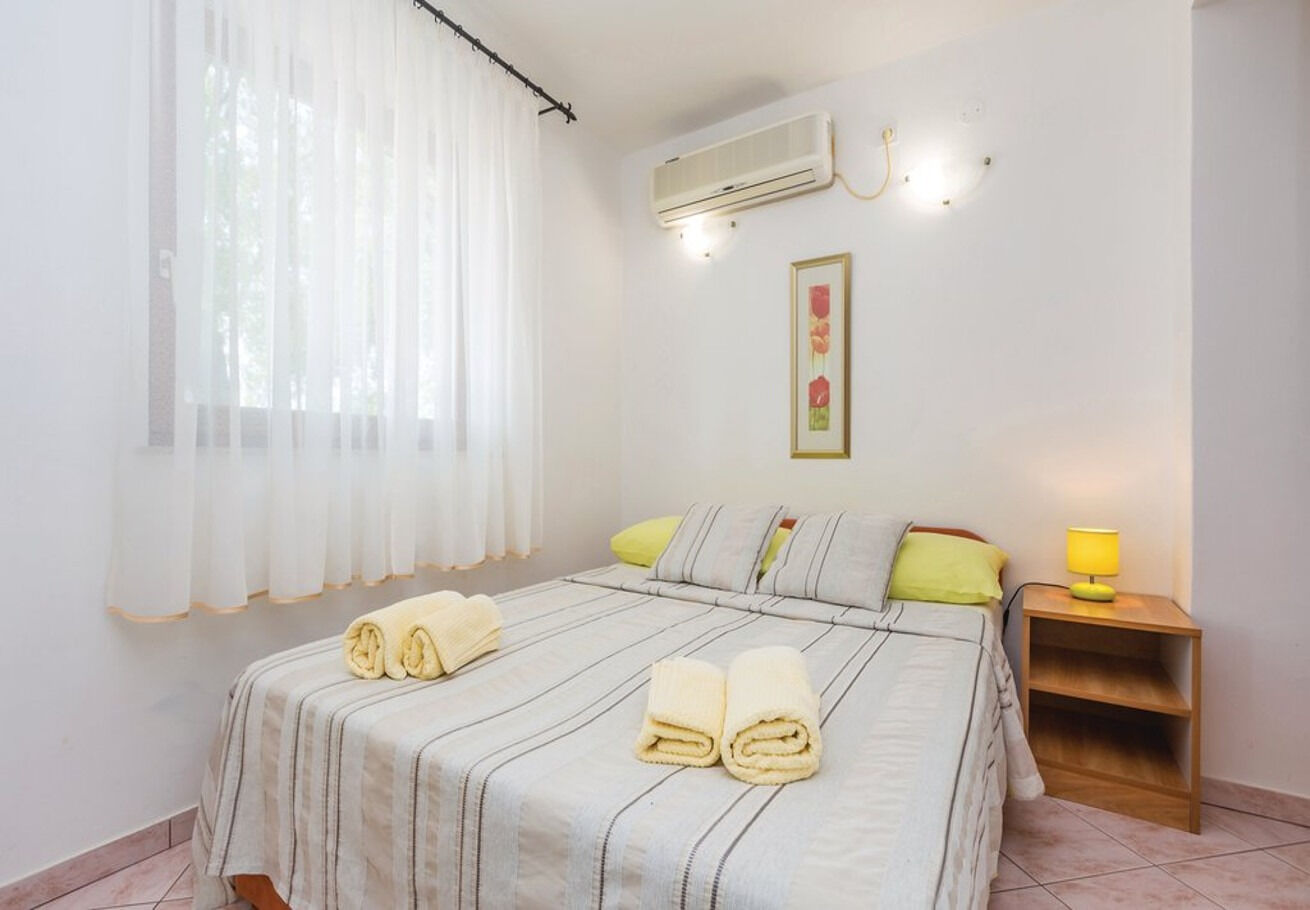 Apartments Ivni 110861-A2