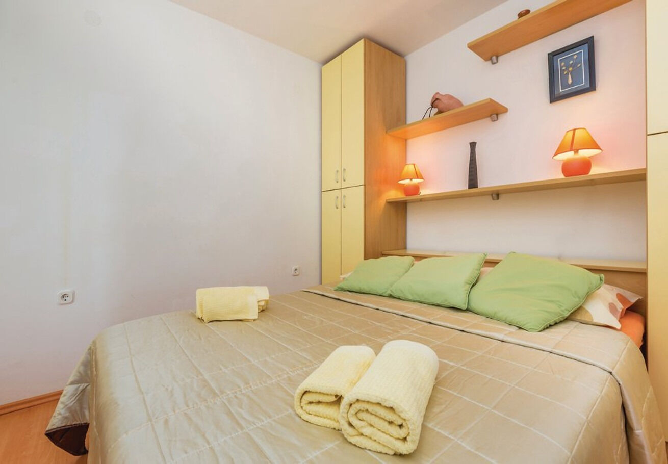Apartments Ivni 110861-A2