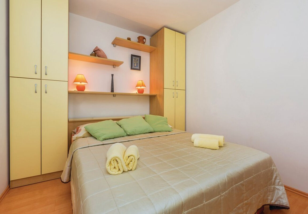 Apartments Ivni 110861-A2