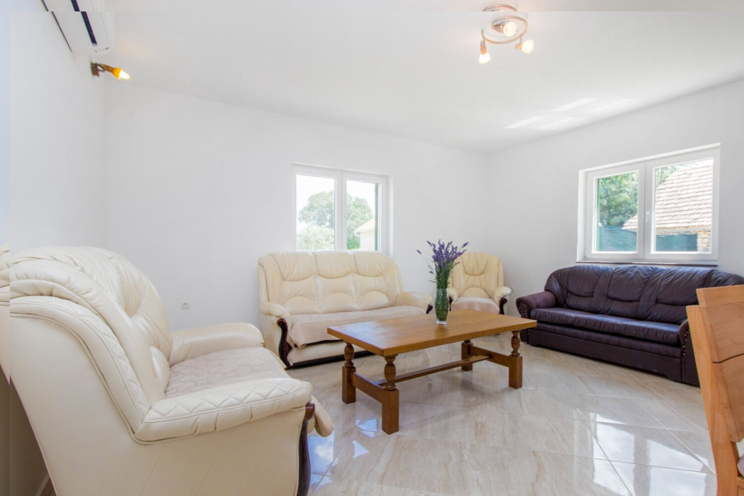 House Brist 11099-K1