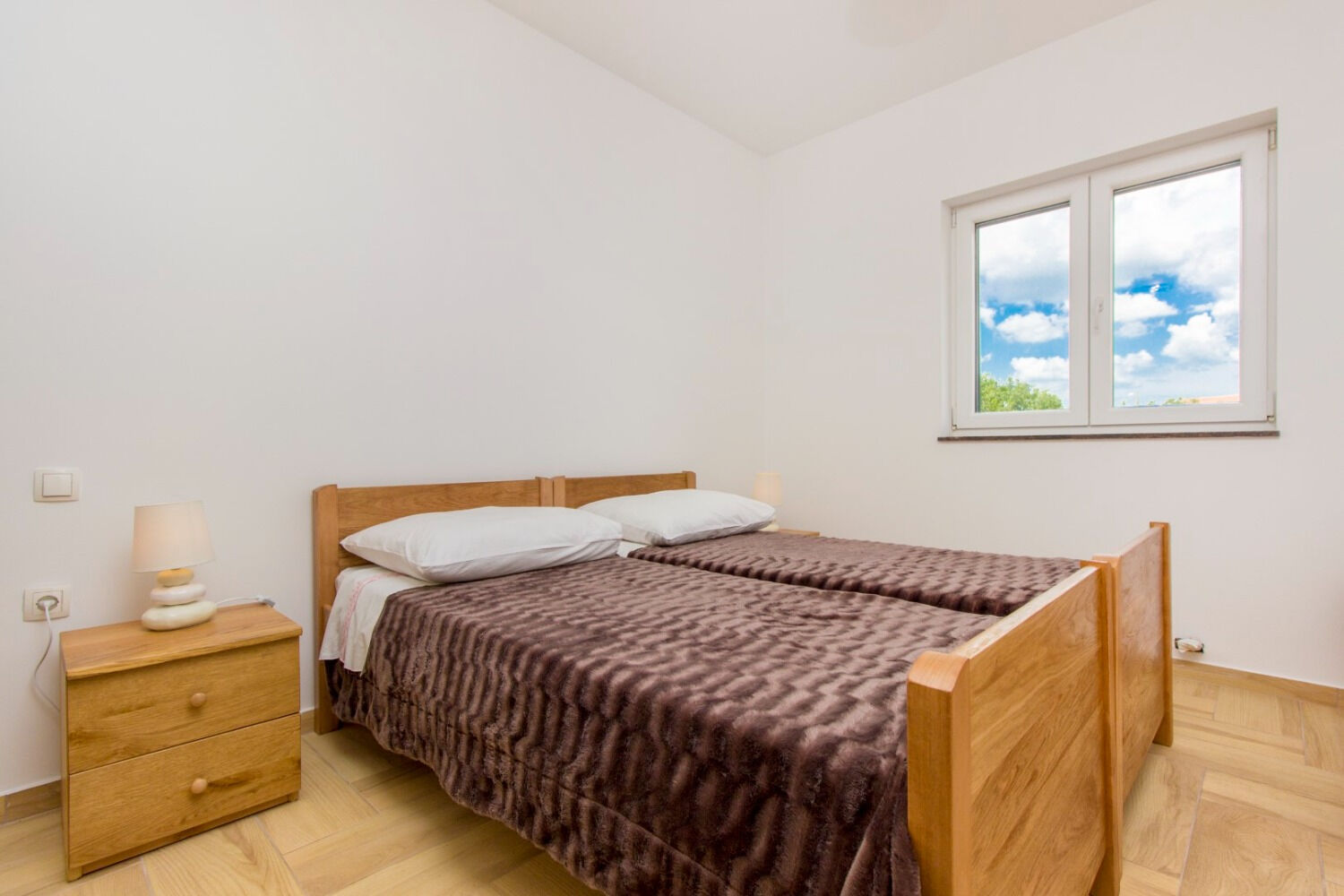 House Brist 11099-K1