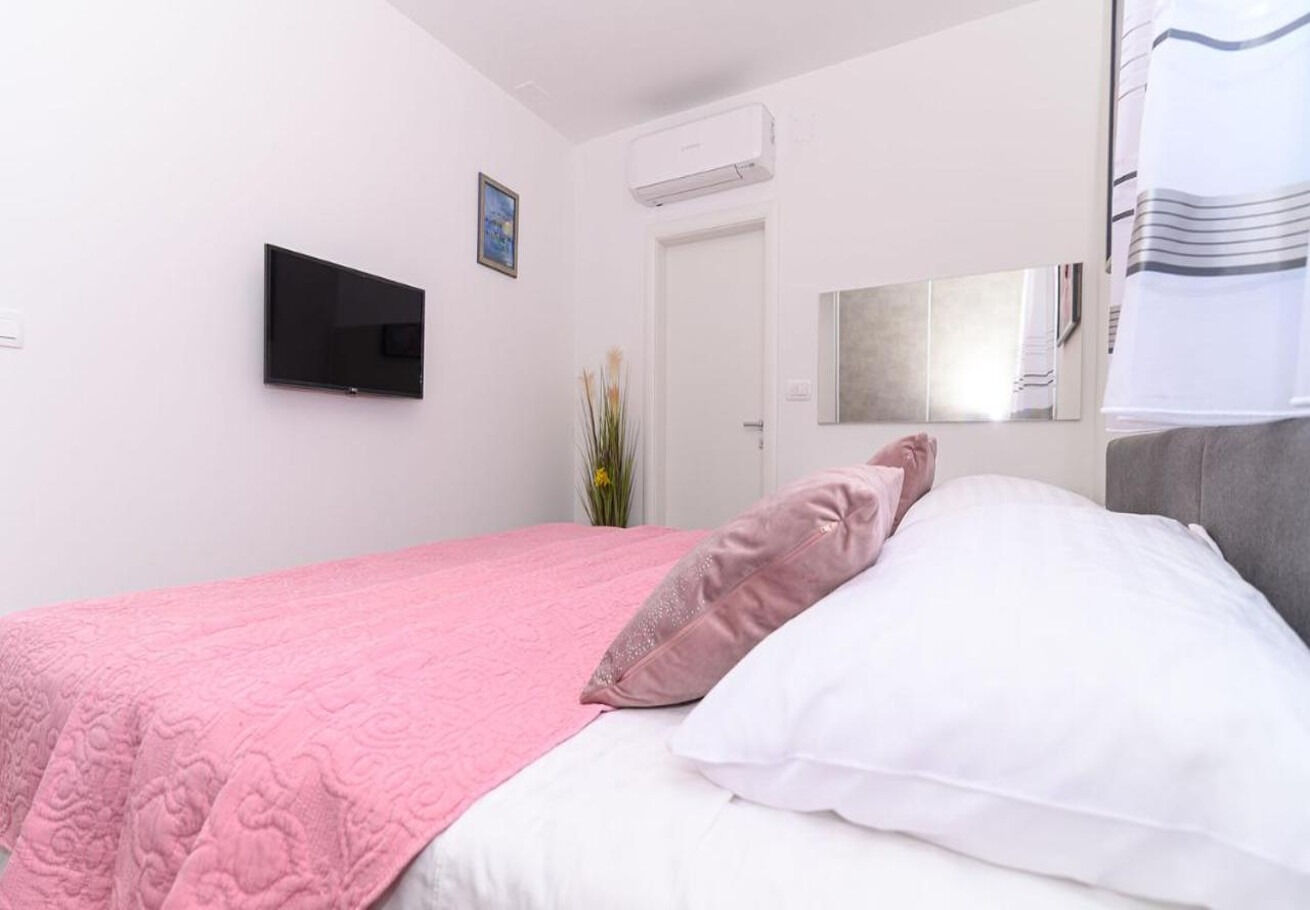 Apartment Iva 110931-A1