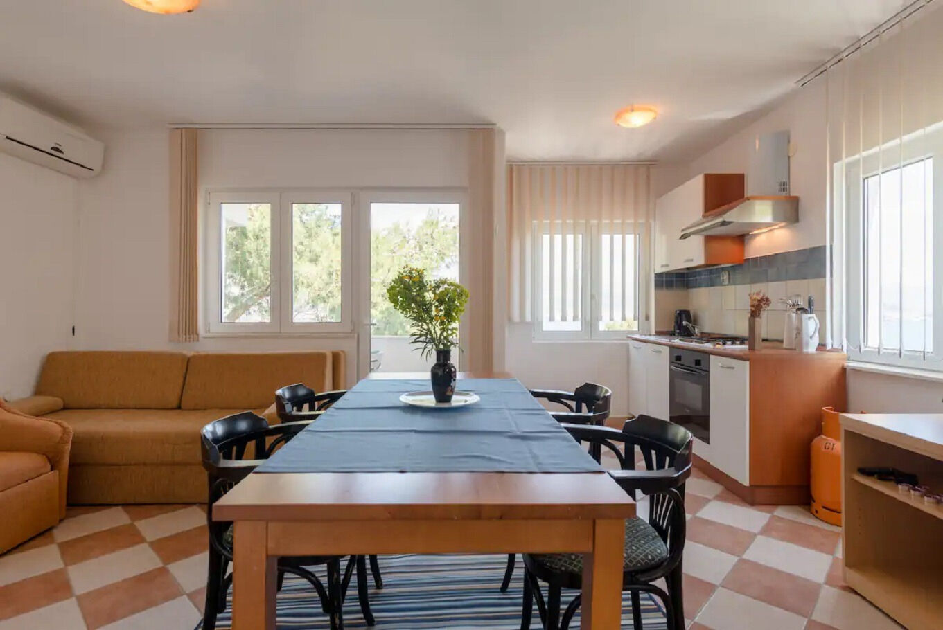 Apartments Anto 110941-A1